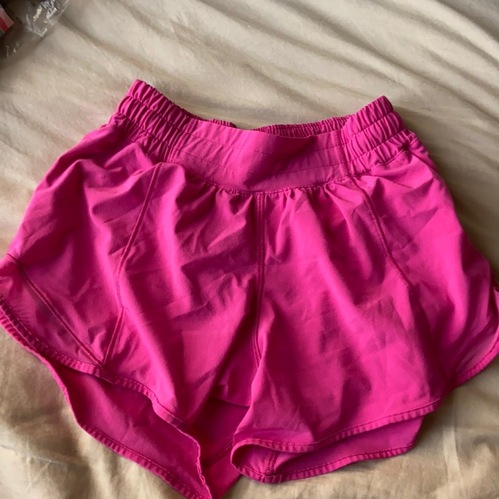 LULULEMON SONIC PINK HOTTY HOT SHORTS